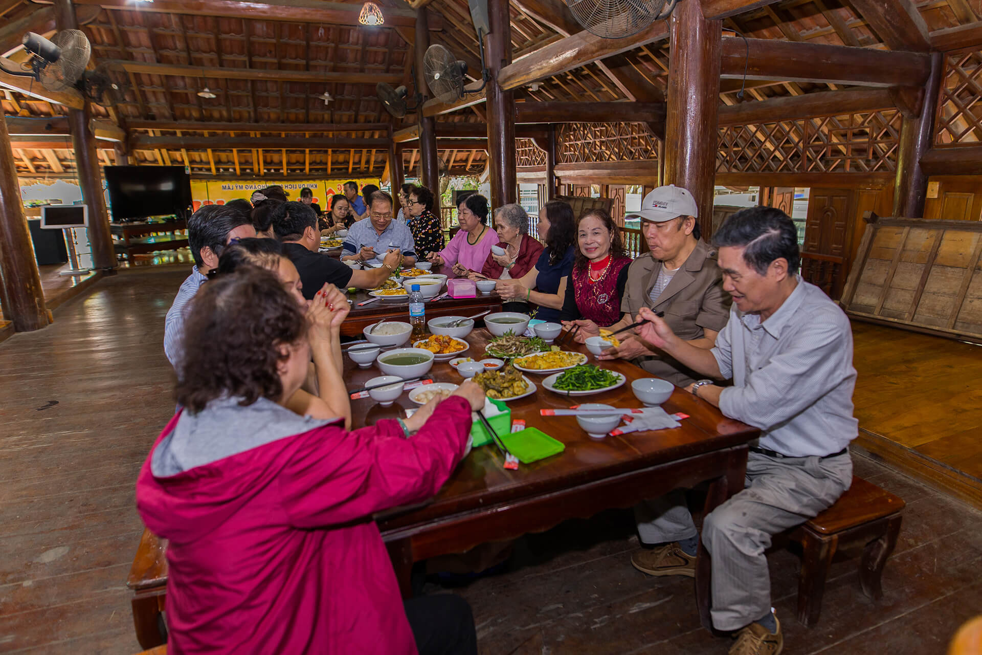 Khu du lịch nghỉ dưỡng suối khoáng